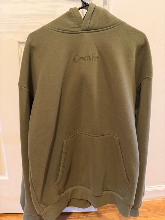 Comfrt Other - Comfrt Olive Green Embroidered Signature Hoodie - XL